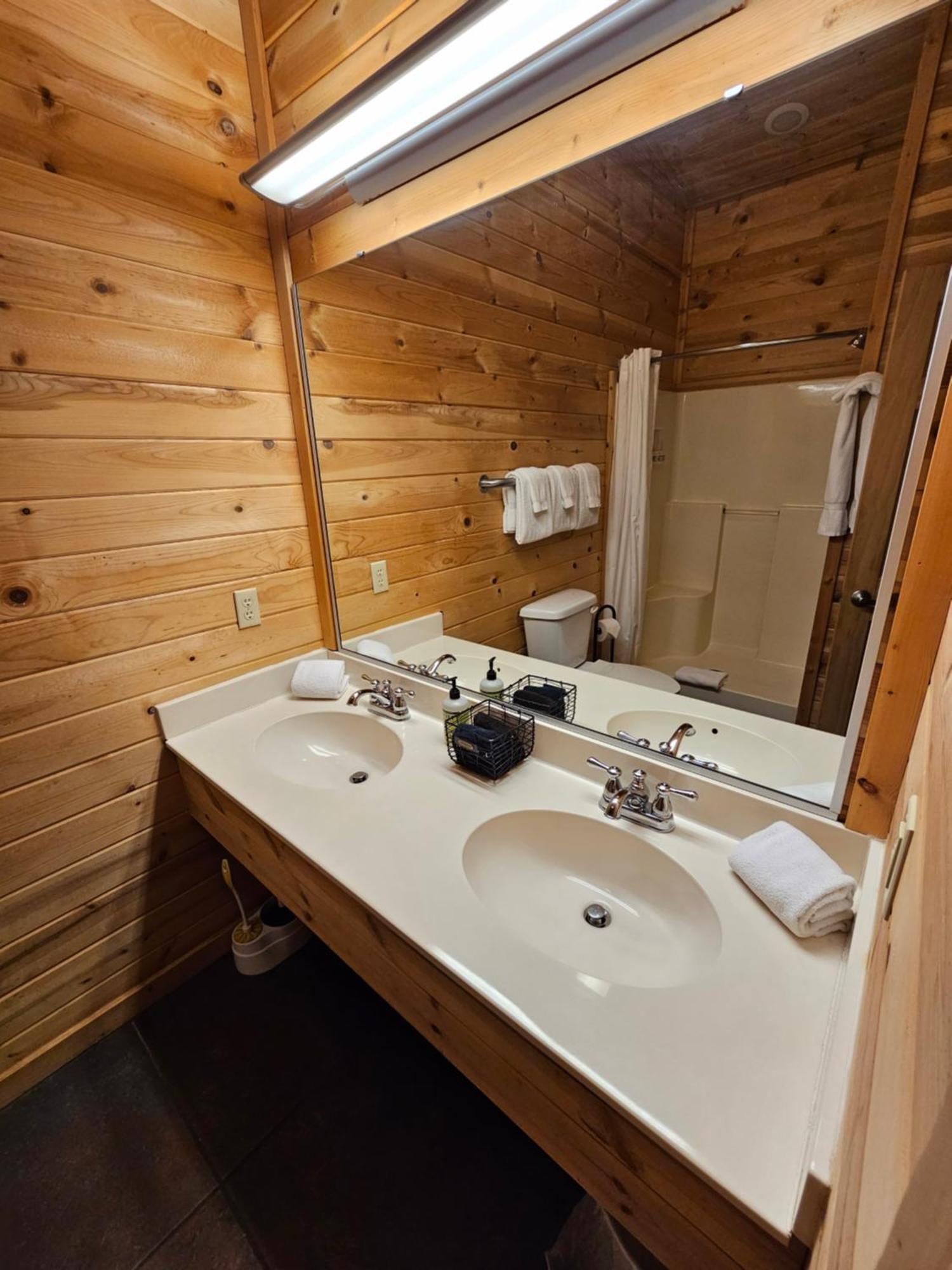 5 Min To Beaver Lake-King Bed-Fire Pit-Jetted Tub #5 Eureka Springs Exterior photo